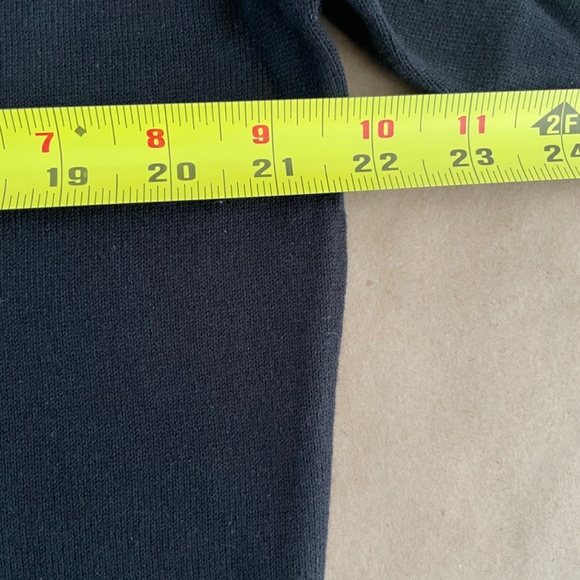 New with tags Men’s Black cotton V-neck sweater - Picture 4 of 6